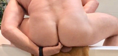 Ive just enough cock to be able to sit on it and ride myself. Heaven